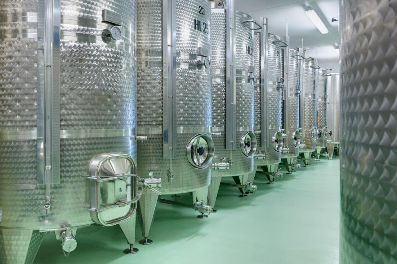 Strasserhof Tenuta-Weingut Vahrn Buitenkant foto