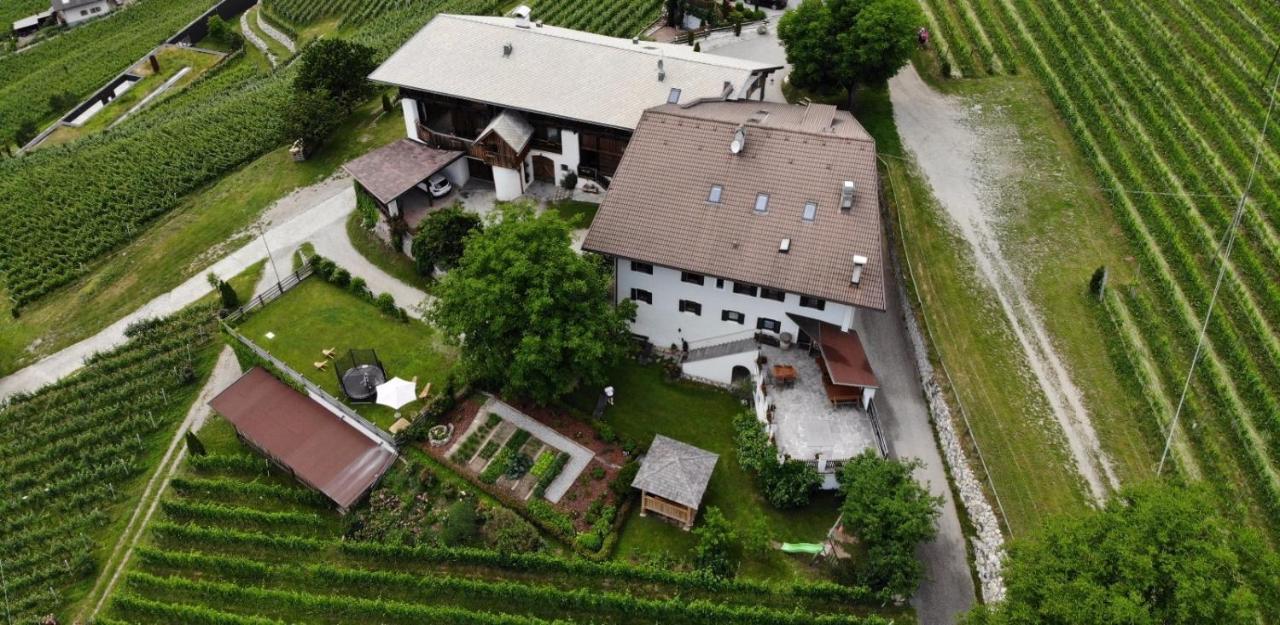 Strasserhof Tenuta-Weingut Vahrn Buitenkant foto