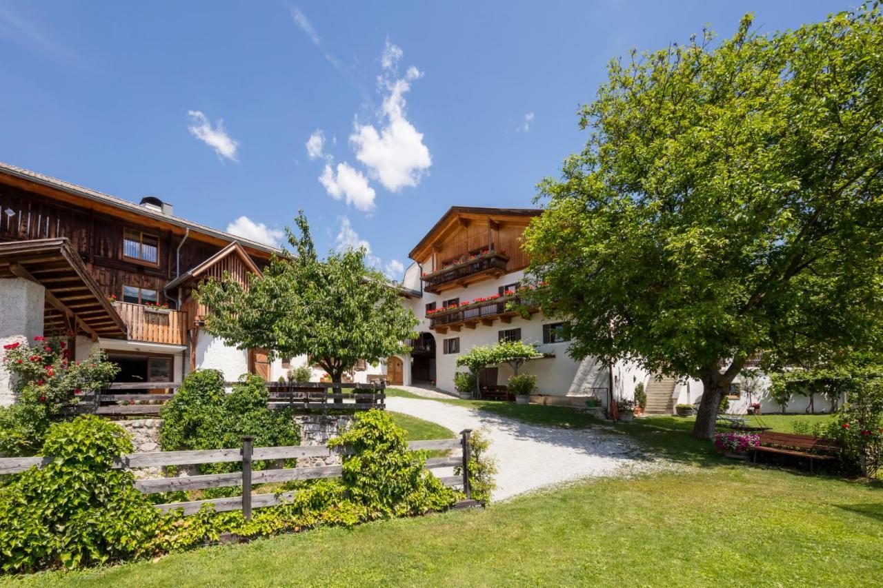 Strasserhof Tenuta-Weingut Vahrn Buitenkant foto